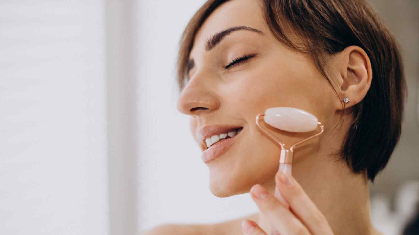 5 must-have facial instruments for a DIY facial at home_ Pamper your pores and skin with care